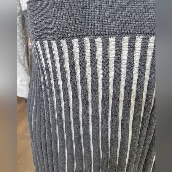 Calvin Klein Sweater Dress Pleated Contrast Skirt Size Large Gray Two Toned - Picture 5 of 9